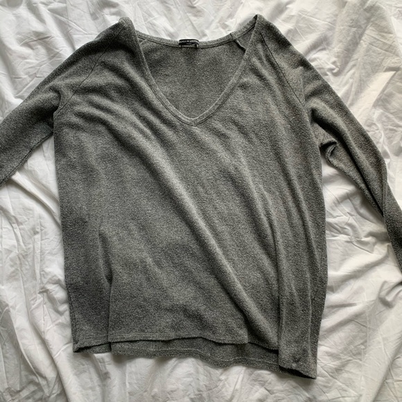 brandy melville grey sweater - Picture 1 of 2